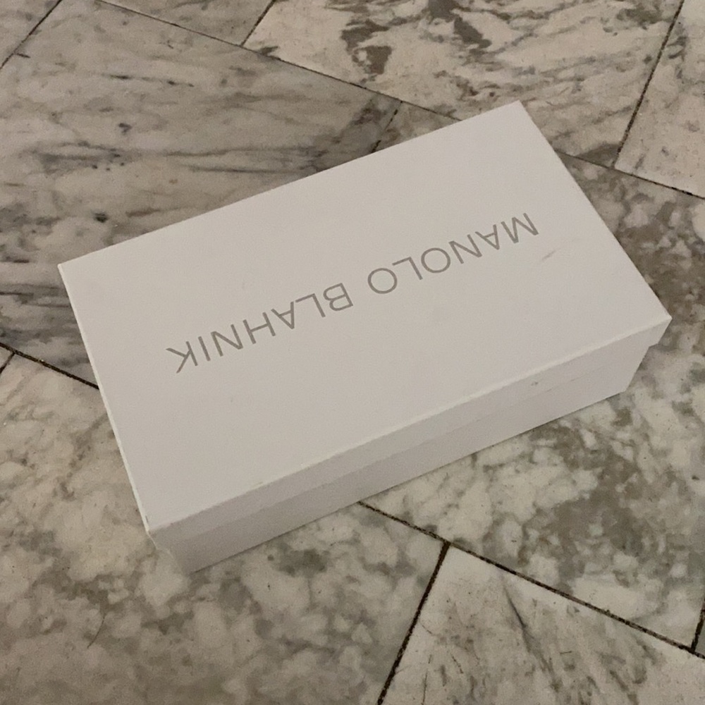 Brand New Never Worn Manolo Blahnik Lisa Pumps 42 - Picture 3 of 4